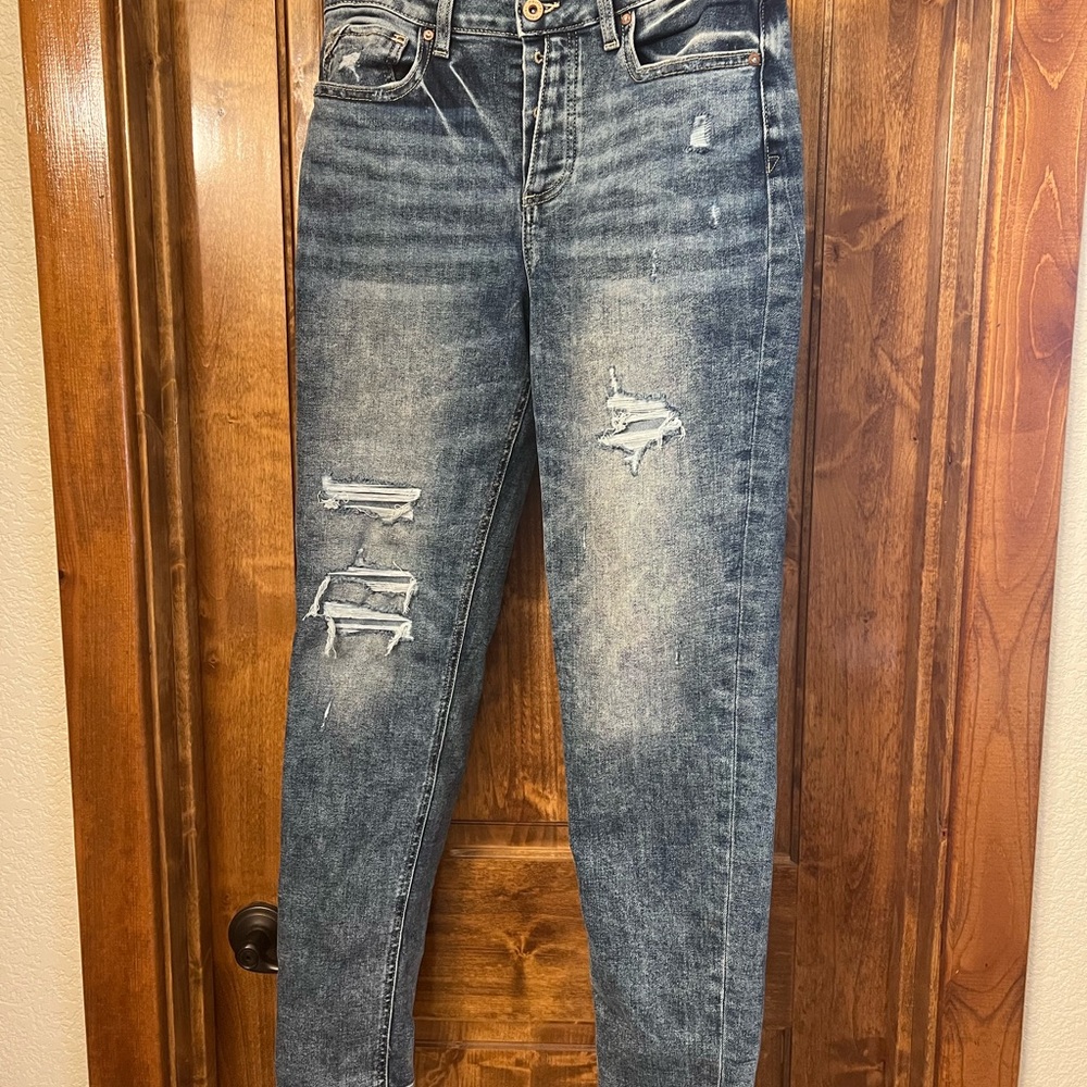 Maurices Women’s High Rise Boyfriend Distressed Jeans NWOT - Size 6